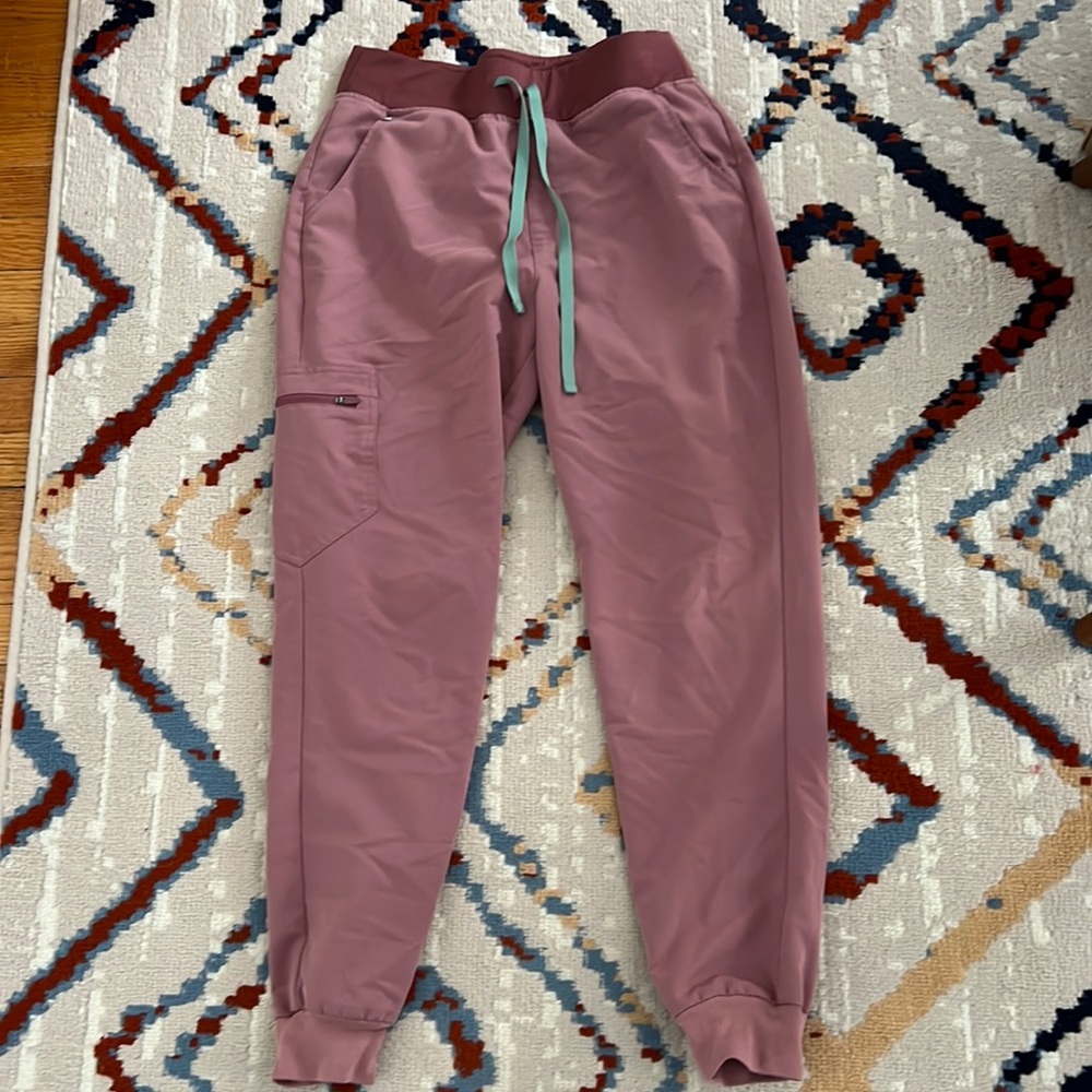 Figs High Waisted Zemora Scrub Joggers in Mineral Mauve Size Medium